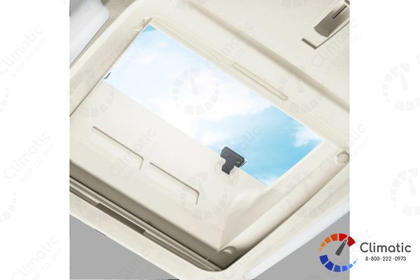 Кондиционер  с люком DOMETIC FreshLight 2200, 7500 Бте/ч., охлаждающая способность 2200Вт, нагревание 2700Вт, питание 220В